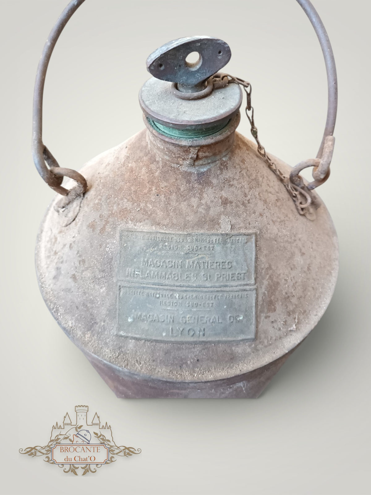 Ancien bidon SNCF pour pétrole à lanternes